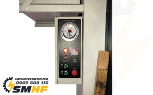 Bảng điều khiển máy ép