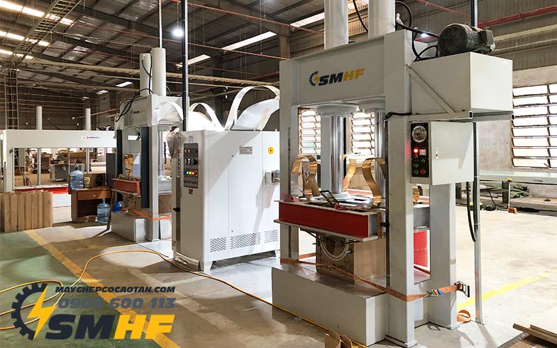 MÁY ÉP CONG CAO TẦN PLYWOOD (2 CỔNG ÉP) - SM C33H10 SM C33H10 | Hình thực tế tại xưởng khách hàng
